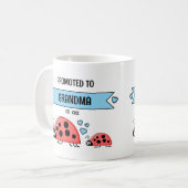 Promoted to grandma ladybugs blue コーヒーマグカップ (正面左)