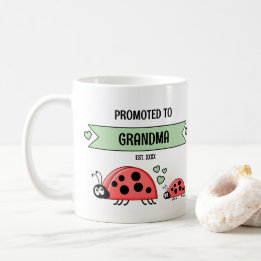 Promoted to grandma ladybugs green コーヒーマグカップ