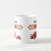Promoted to grandma ladybugs peach コーヒーマグカップ (中央)