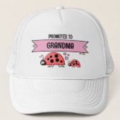 Promoted to Grandma ladybugs white pink キャップ (正面)