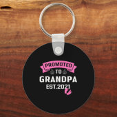 Promoted To Grandpa Est 2021 Funny New Grandfather キーホルダー (正面)