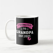 Promoted To Grandpa Est 2021 Funny New Grandfather コーヒーマグカップ (左)