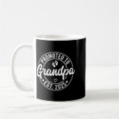 Promoted To Grandpa Est 2025 Grandparents New Gran コーヒーマグカップ (左)