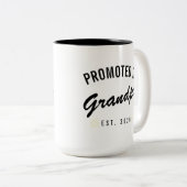 Promoted to Grandpa Est. 2026 ツートーンマグカップ (正面右)