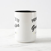 Promoted to Grandpa Est. 2026 ツートーンマグカップ (中央)