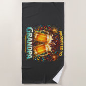 Promoted To Grandpa Future ビーチタオル (正面)
