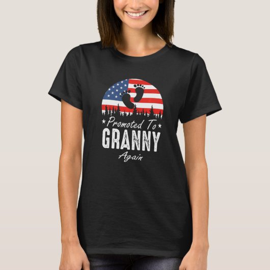 Promoted To Granny Again 2024 US Flag Father's Day Tシャツ (正面)