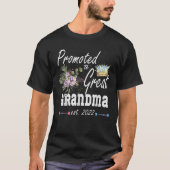 Promoted To Great Grandma Est 2022 First Time Gran Tシャツ (正面)