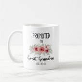Promoted To Great Grandma Est 2026 Flowers Baby コーヒーマグカップ (左)