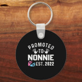 Promoted To Nonnie Est 2022 Funny New Nonnie  キーホルダー (正面)
