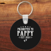 Promoted To Pappy Est.2026 Father's Day First Time キーホルダー (正面)