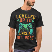 Promoted To Uncle 2025 Leveled Up To Uncle Est 202 Tシャツ (正面)