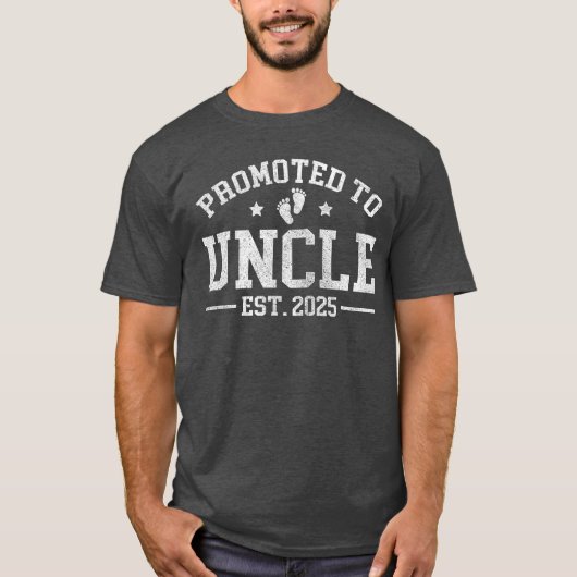 Promoted to Uncle est 2025 Baby Announcement for U Tシャツ (正面)