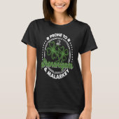 Prone To Shenanigans And Malarkey Shamrock St Patr Tシャツ (正面)