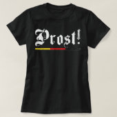 Prost Beer German American Flag Tオクトーバーフェストメンズ Tシャツ (デザイン正面)