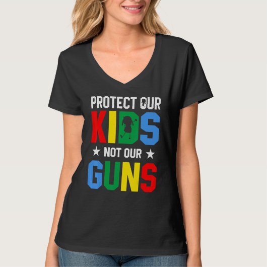 Protect Our Kids Not Gun End Gun Violence Tシャツ (正面)