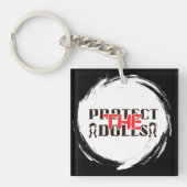 Protect the Dolls – ゴシックタイポグラフィ キーホルダー (正面)