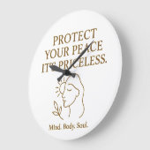 Protect Your Peace — マインドフルネスな自己ケアの引用 ラージ壁時計 (傾斜)