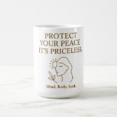 Protect Your Peace — ミニマリスト セルフケア 引用 コーヒーマグカップ (中央)