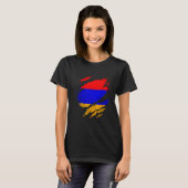 Proud Armenian Torn Ripped Armenia Flag Tシャツ (正面フル)