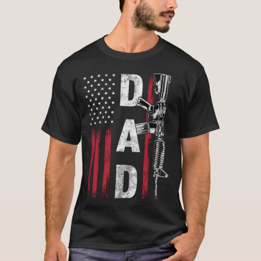 Proud Dad Daddy Gun Rights AR 15 American Flag Fat Tシャツ (正面)