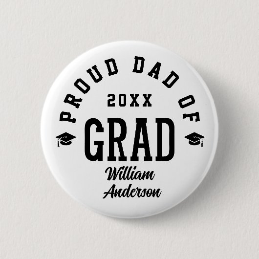 Proud Dad Grad Varsity Typography Graduation 缶バッジ (正面)