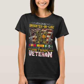 Proud Daughter-In-Law Of A Vietnam Veteran  Tシャツ