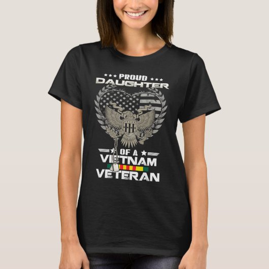 Proud Daughter Of A Vietnam Veteran  Veteran's Dau Tシャツ (正面)
