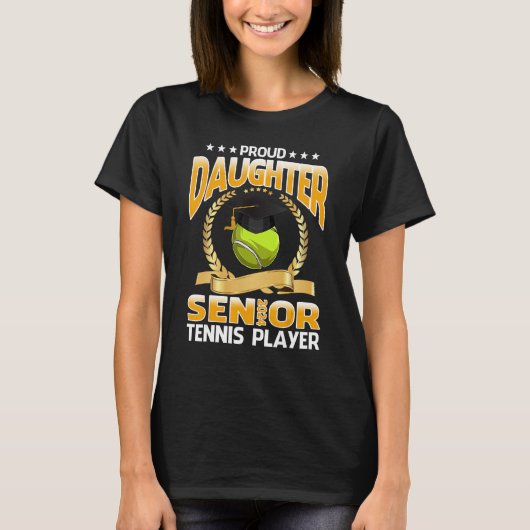 Proud Daughter Senior 2024 Tennis Player Graduatio Tシャツ (正面)