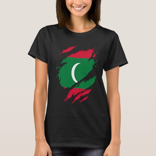 Proud Dhivehin Torn Ripped Maldives Flag Tシャツ (正面)