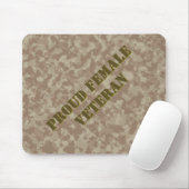 Proud Female Veteran Sand Tan Camo Mouse Pad マウスパッド (マウス)