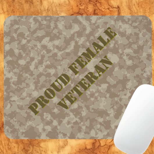 Proud Female Veteran Sand Tan Camo Mouse Pad マウスパッド