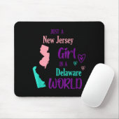 Proud Girl Just A New Jersey Girl In A Delaware Wo マウスパッド (マウス)