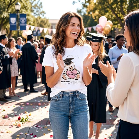 Proud Grad Mom Teddy Bear Graduation Glitter Heart Tシャツ