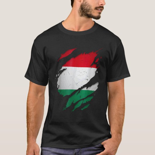 Proud Hungarian  Torn Ripped Hungary Flag Tシャツ (正面)