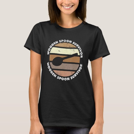 Proud Italian Mom Joke  Wooden Spoon Survivor Meme Tシャツ (正面)