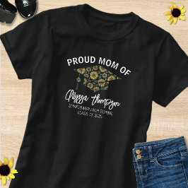 Proud Mom Class Of 2026 Graduate Floral Grad Cap Tシャツ