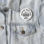 Proud Mom Grad Varsity Typography Graduation 缶バッジ (インサイチュ)
