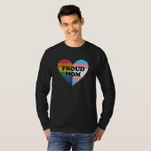 Proud Mom Heart rainbow and transgender flag lgbt  Tシャツ (正面フル)