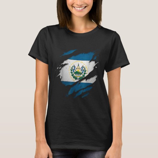 Proud Salvadorian   Torn Ripped El Salvador Flag Tシャツ (正面)