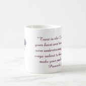 Proverbs 3:5-6 解剖学的ハートとクロス キリスト教 コーヒーマグカップ (中央)