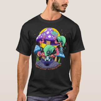 Psychedelic Alien Mushroom Nostalgia Groovy Vibe H Tシャツ