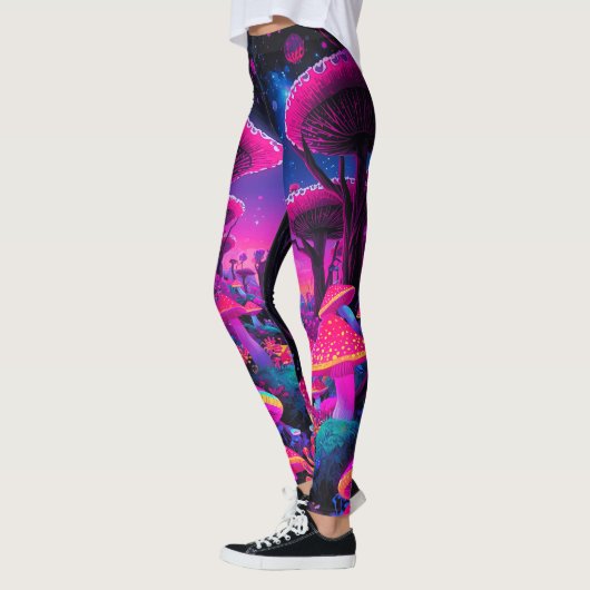 Psychedelic Mushroom Forest Leggings – Trippy Neon レギンス (左)