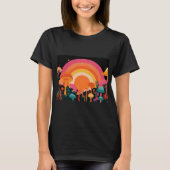 Psychedelic Mushroom Sunset – Retro Fantasy Nature Tシャツ (正面)