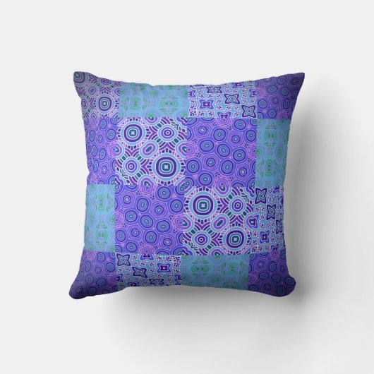 Psychedelic Patchwork Pattern クッション (裏面)