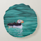 Puffin In Resurrection Bay, Alaska ラウンドクッション (裏面)