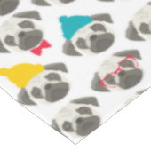 Pug – クリスマスにかわいい犬 テーブルクロス (アングル)