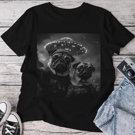 Pug Alien Ufo Taking A Selfie Dog Mom Dad Women Tシャツ