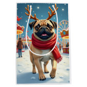 Pug at the Winter Fairgrounds Christmas Painting ミディアムペーパーバッグ (正面)