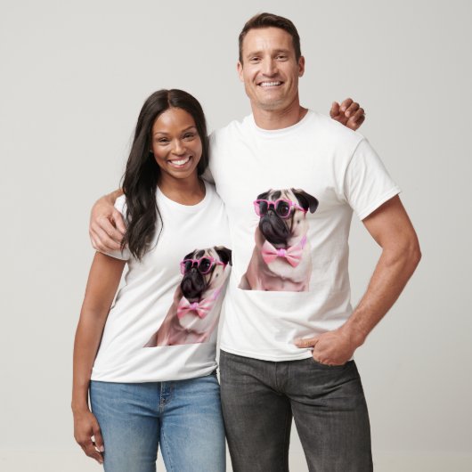 pug dog in a bow tシャツ (ユニセックス)